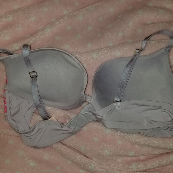 Victoria's Secret Bra - Picture 2 of 4